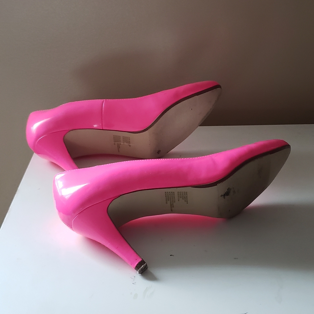 Neon Patent Pink Women's Heels - Size 7 * - Picture 5 of 8